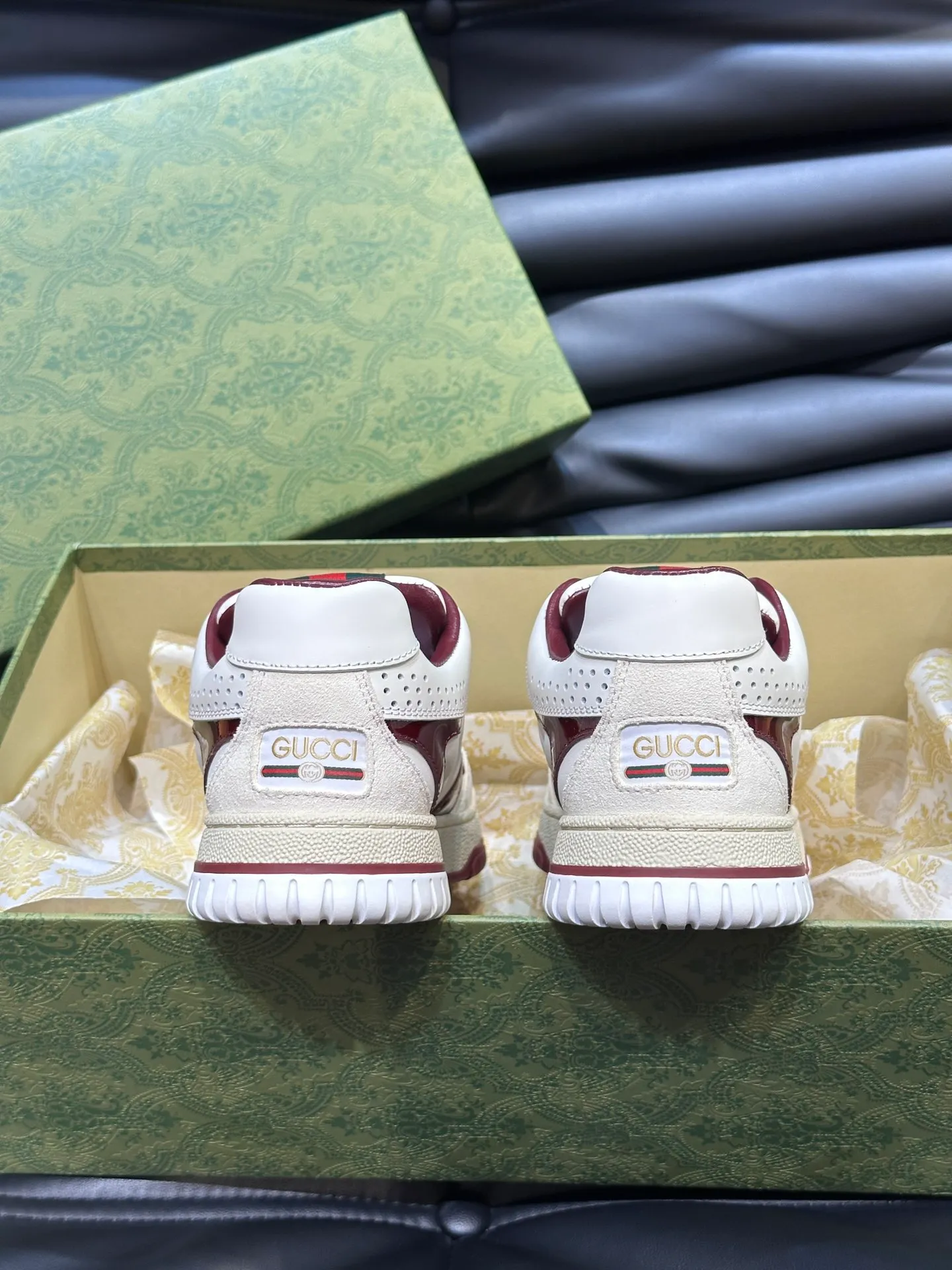 Men's shoes 💰p500 "GUCC*" Re series 👫 Couple style webbed leather sneakers, as the first sneakers created by Sabato De Sarno for Gucci, the Re-Web series reinterprets the brand's classic stripes, and sets off the modern silhouette design with bold and unique details. This shoe is crafted from iconic classic GG canvas and white leather. This new sneaker is ingeniously decorated with many of the brand's classic details, and is equipped with a bright red and green webbing tongue, which will make people fall in love at first sight. Women’s size 35-39. Men’s size 38-44